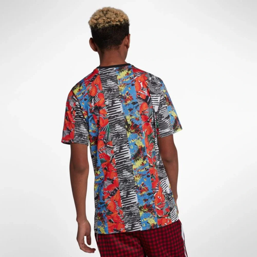 Nike Sportswear Miami Wynwood Print T-Shirt Size Medium - Picture 5 of 7